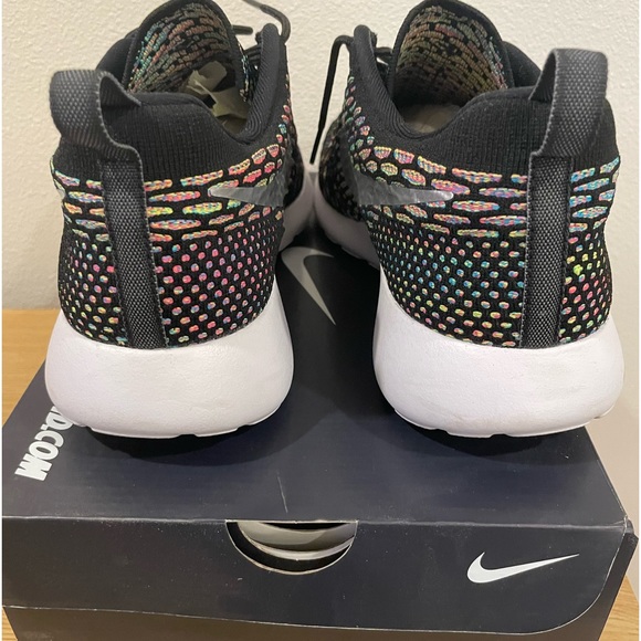 Nike - Roshe Run - Size 10 - Picture 4 of 5